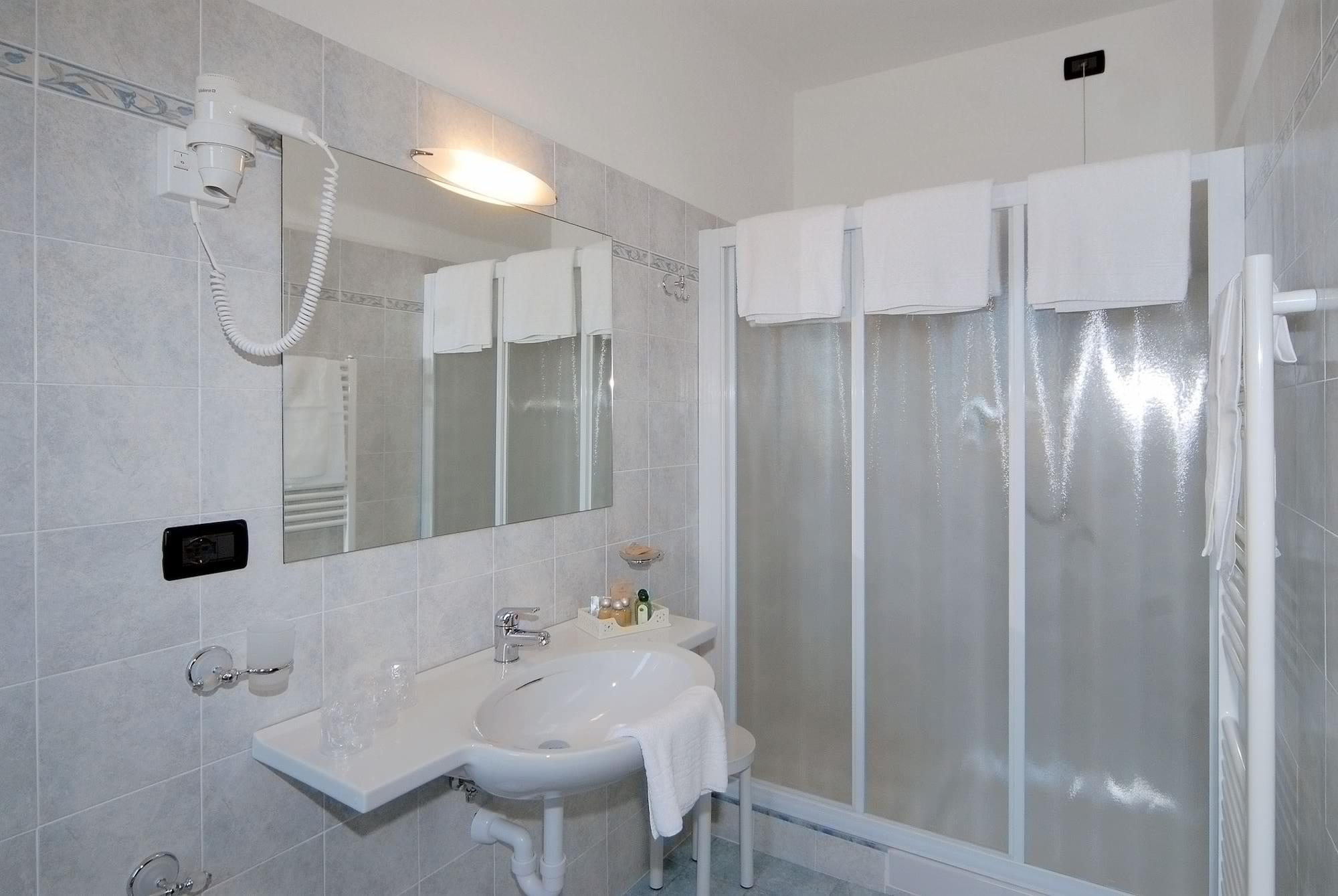 Piccolo Hotel Diano Marina Luaran gambar