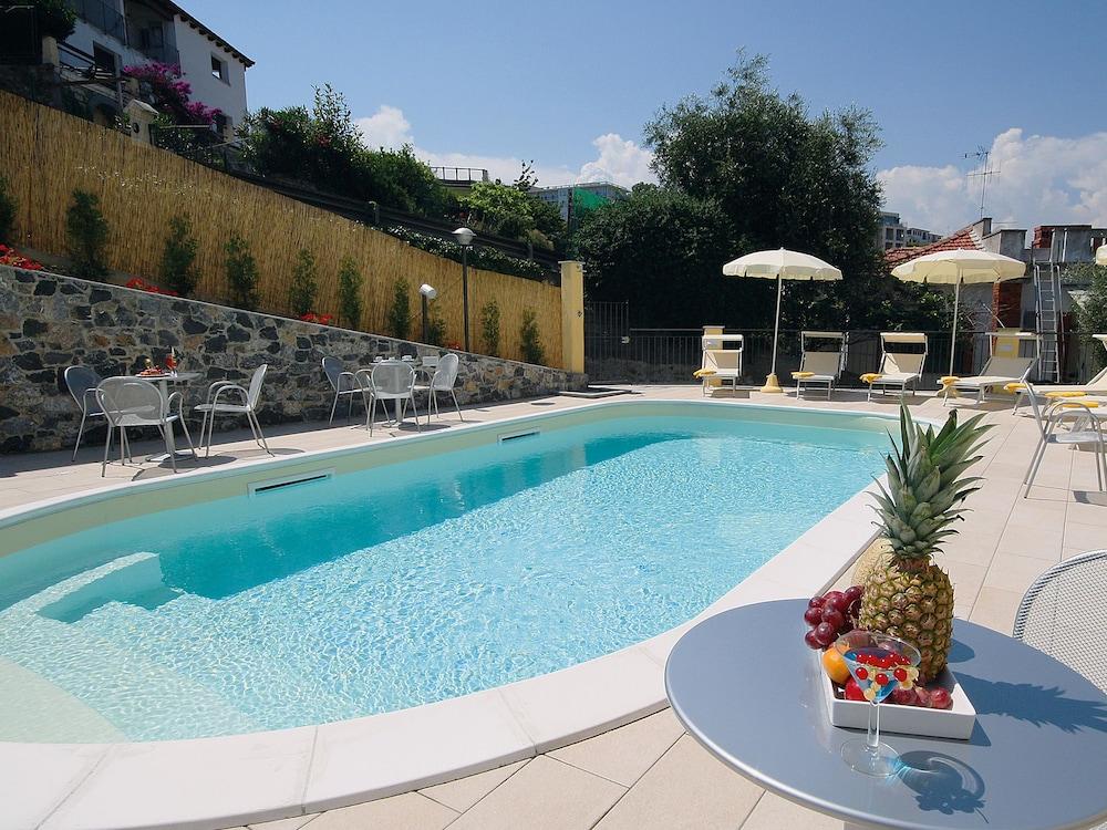 Piccolo Hotel Diano Marina Luaran gambar