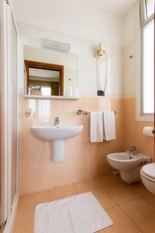 Piccolo Hotel Diano Marina Luaran gambar