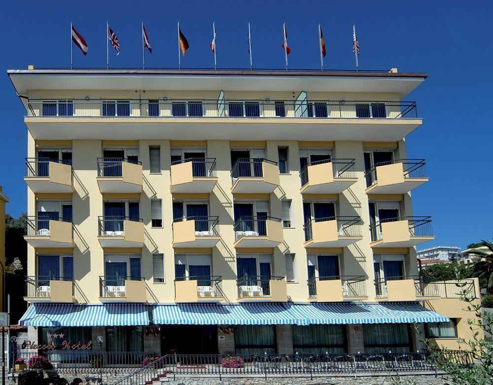 Piccolo Hotel Diano Marina Luaran gambar