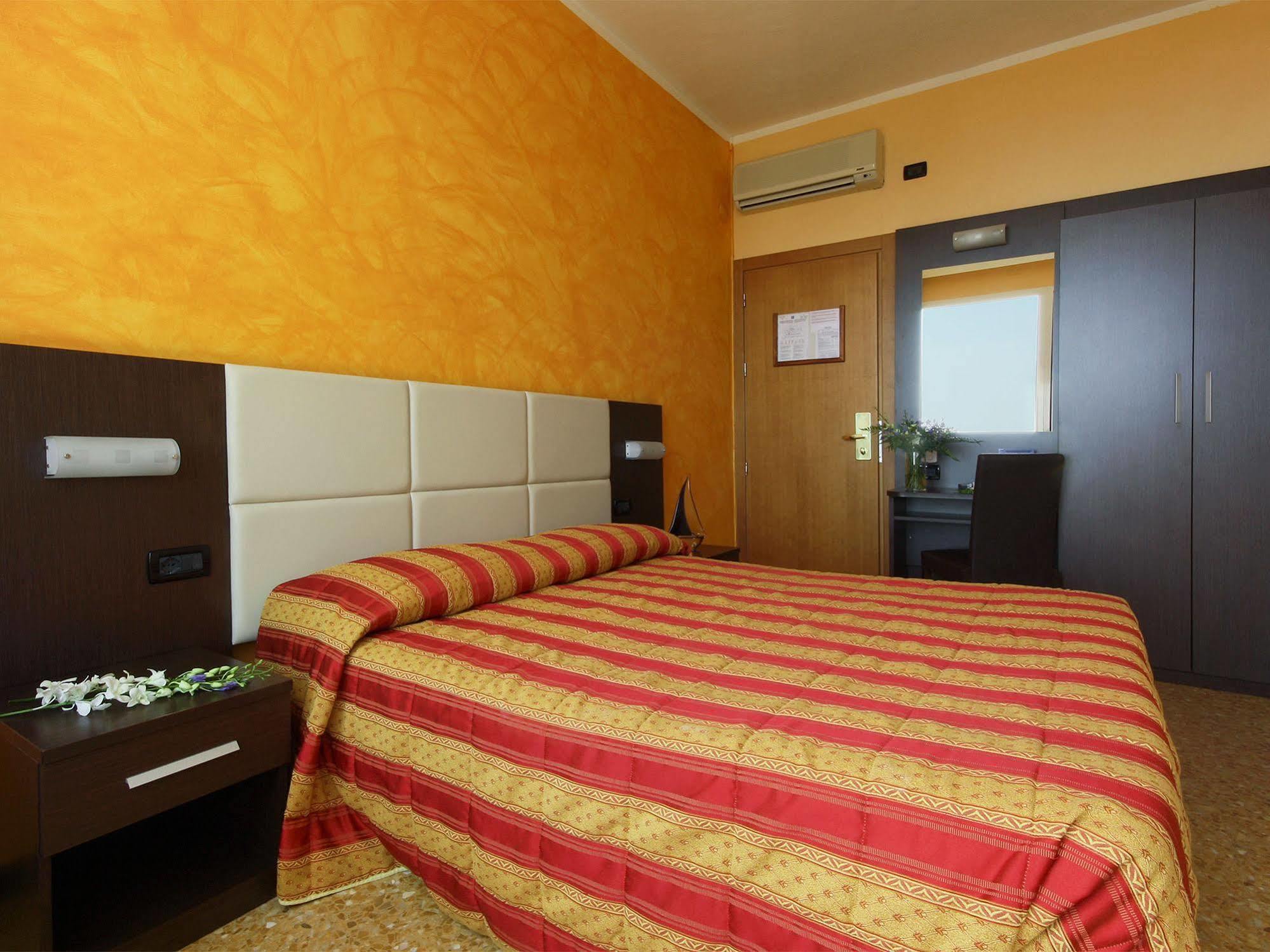 Piccolo Hotel Diano Marina Luaran gambar